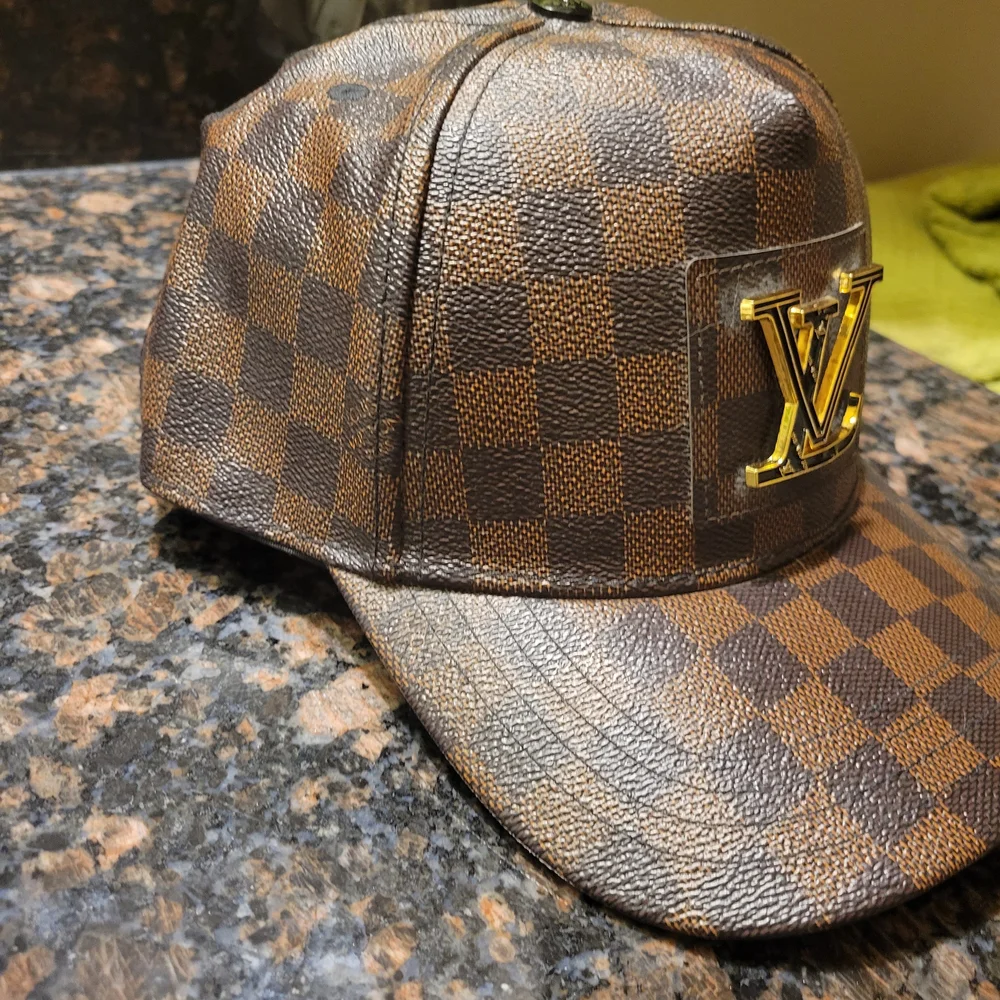 Louis Vuitton Brown Checkered Cap - Picture 4 of 12